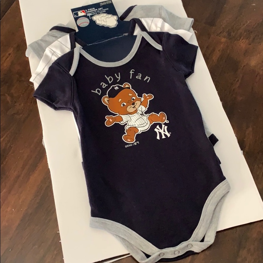NY Yankee baby onesies NWT